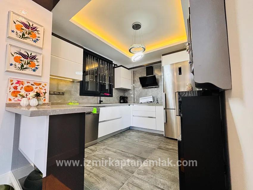 3+1-Zimmer Sommerhaus Zu verkaufen in Cumhuriyet Bz. Seferihisar Doğanbey - 290 m²