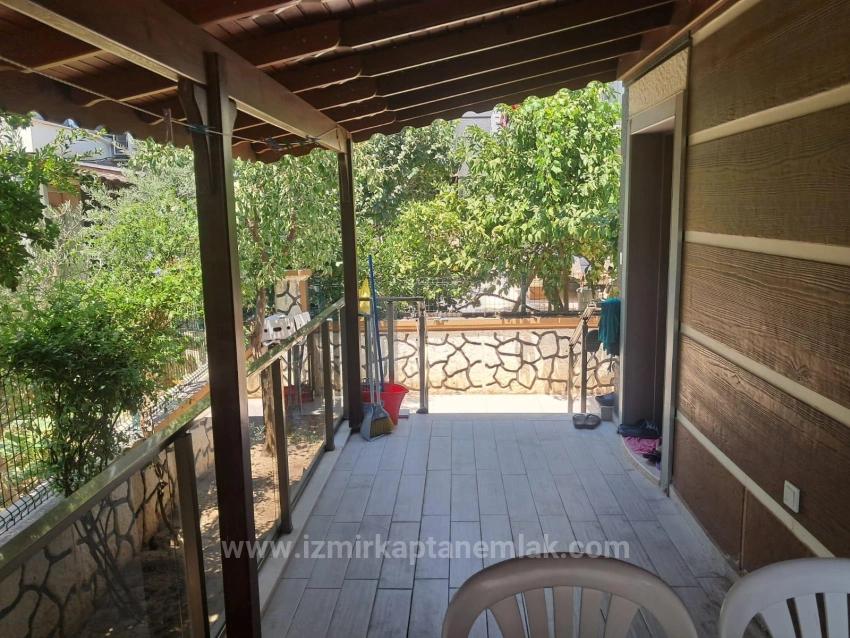 Geräumige 2+1 Villa Zum Verkauf Mit Garten In Seferihisar Doğanbey