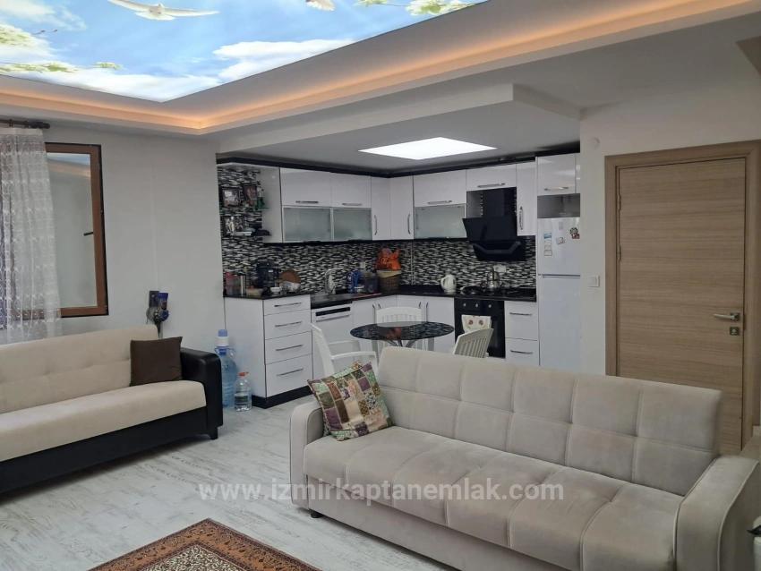 Geräumige 2+1 Villa Zum Verkauf Mit Garten In Seferihisar Doğanbey