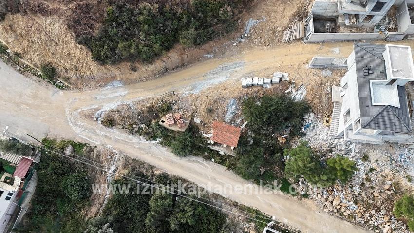 Land Zu verkaufen in Atatürk Bz. Seferihisar Doğanbey - Gehäuse-Zonierung - 300 m²