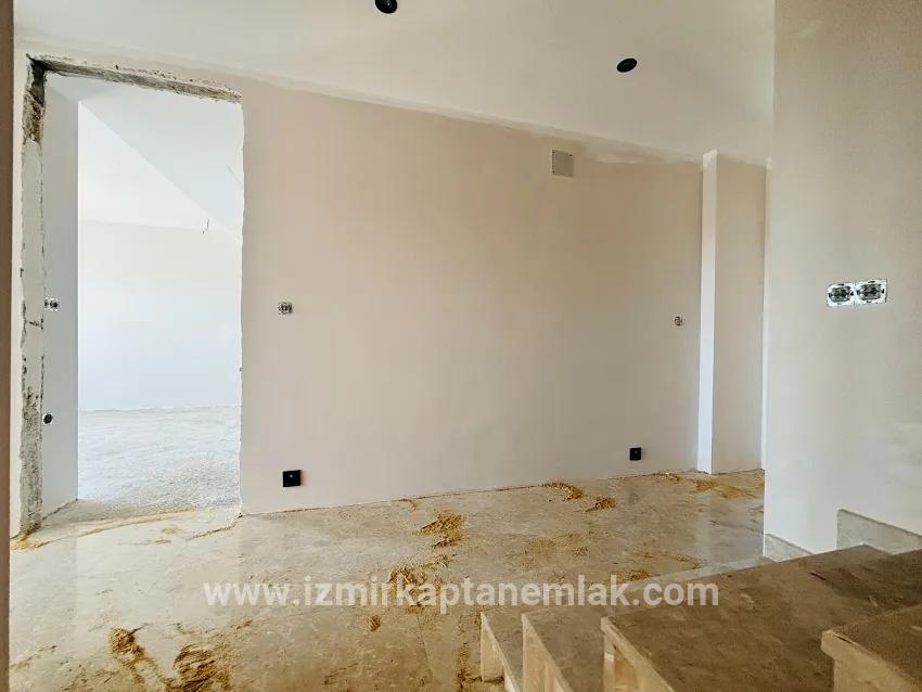 3+2-Zimmer Villa Zu verkaufen in Turabiye Bz. Seferihisar - 240 m²