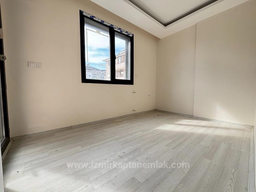 Villa Mit 4+1 Schlafzimmern Und Meerblick Sowie Eigentumswohnung In Seferihisar Doğanbey Zu Verkaufen