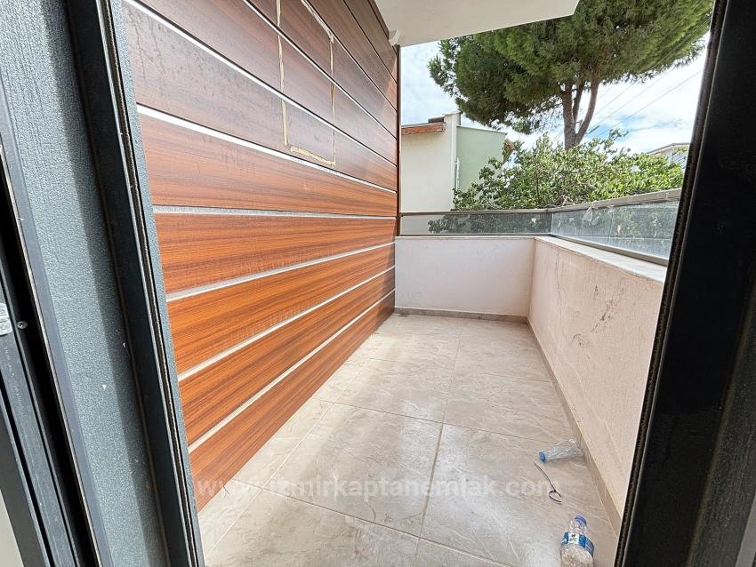 Villa Mit 4+1 Schlafzimmern Und Meerblick Sowie Eigentumswohnung In Seferihisar Doğanbey Zu Verkaufen