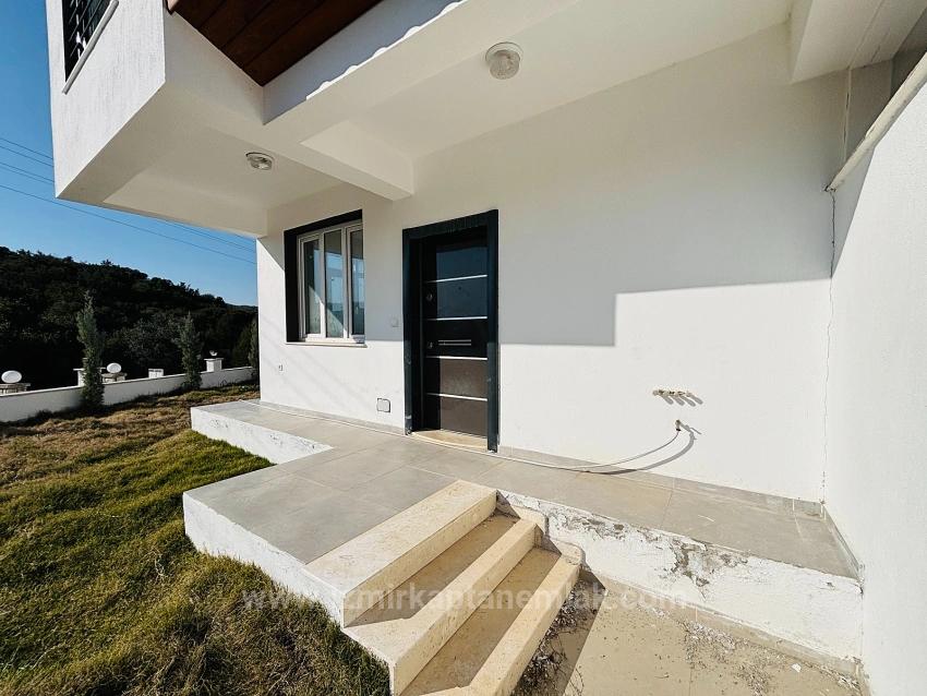 Brandneue 3+1-Zimmer-Villa Mit Großem Garten In Seferihisar Payamlı Village Zu Verkaufen.