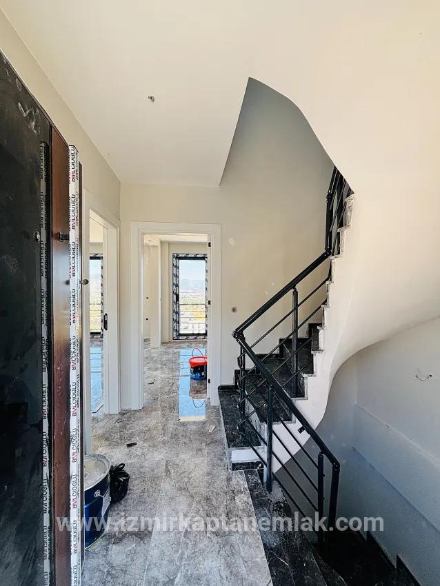 2+1-Zimmer Sommerhaus Zu verkaufen in Atatürk Bz. Seferihisar Doğanbey - 115 m²