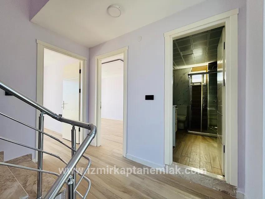 3+2-Zimmer Sommerhaus Zu verkaufen in Atatürk Bz. Seferihisar Doğanbey - 160 m²