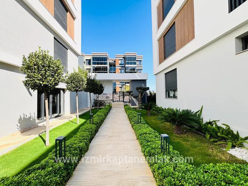 2+1-Zimmer Appartement Zu verkaufen in Necat Hepkon Bz. Seferihisar - 110 m²