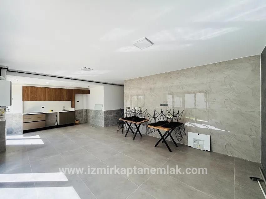 2+1-Zimmer Appartement Zu verkaufen in Necat Hepkon Bz. Seferihisar - 110 m²