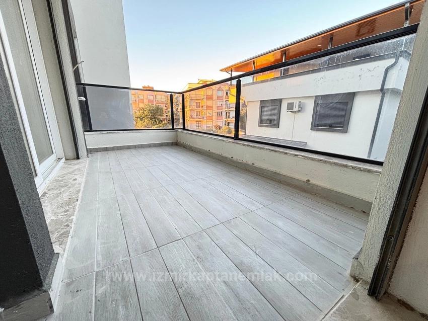 Separate Küche, 130 M², 3+1-Wohnung Mit Aufzug Zum Verkauf In Seferihisar Ürkmez