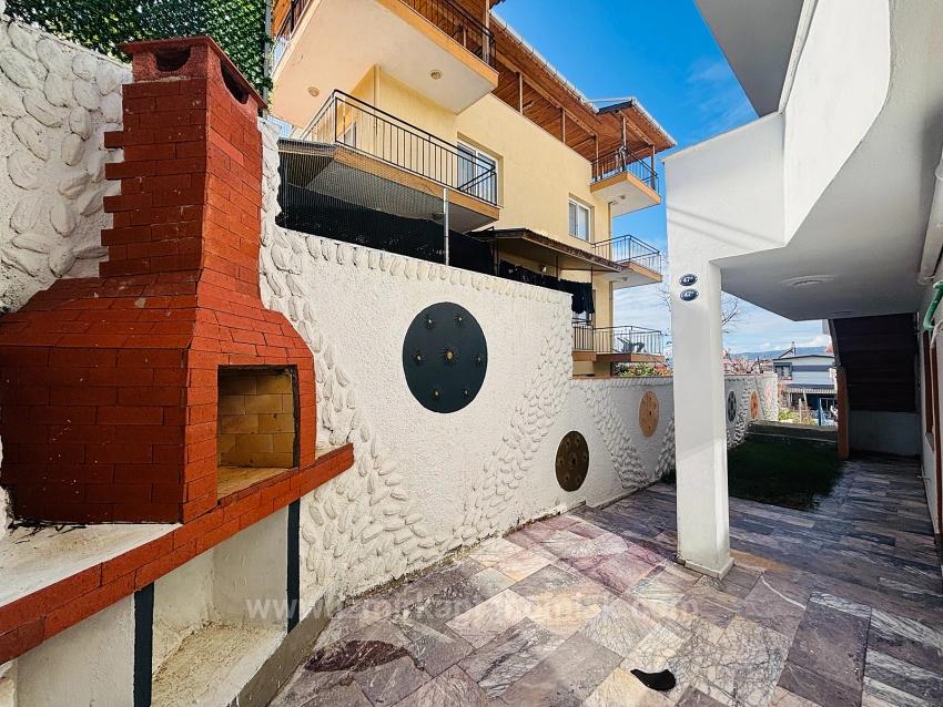 2+1 Wohnung Zum Verkauf Mit Garten In Seferihisar Ürkmez, Zentrale Lage