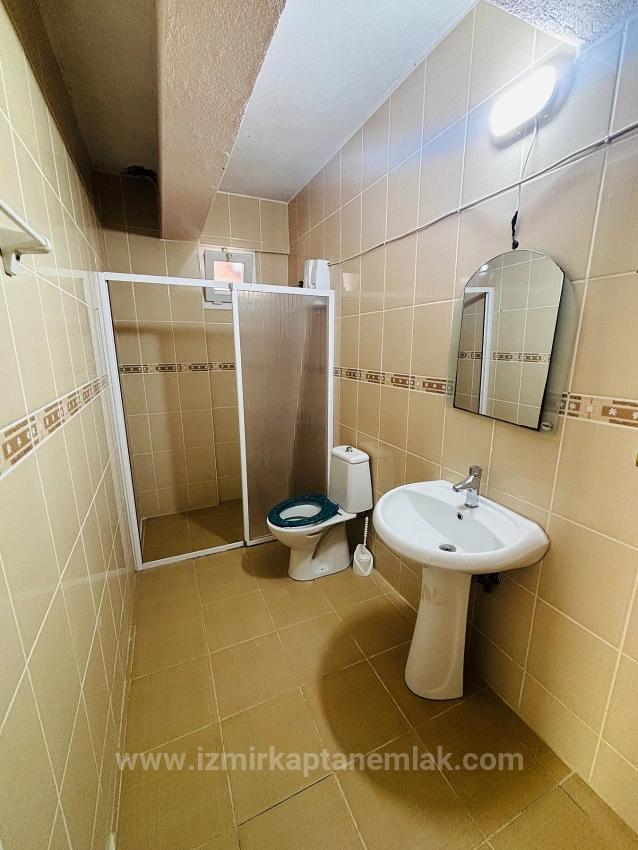 2+1 Wohnung Zum Verkauf Mit Garten In Seferihisar Ürkmez, Zentrale Lage