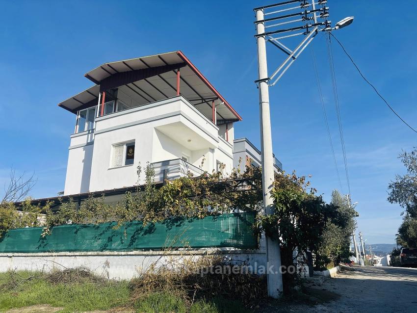4+1 Triplex Mit Freistehendem Parkplatz Und Garten In Seferihisar Doğanbey