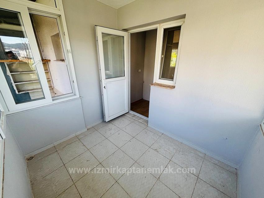 4+1 Triplex Mit Freistehendem Parkplatz Und Garten In Seferihisar Doğanbey