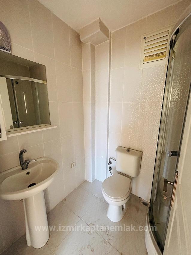 4+1 Triplex Mit Freistehendem Parkplatz Und Garten In Seferihisar Doğanbey