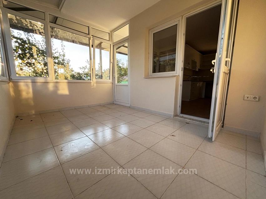 4+1 Triplex Mit Freistehendem Parkplatz Und Garten In Seferihisar Doğanbey