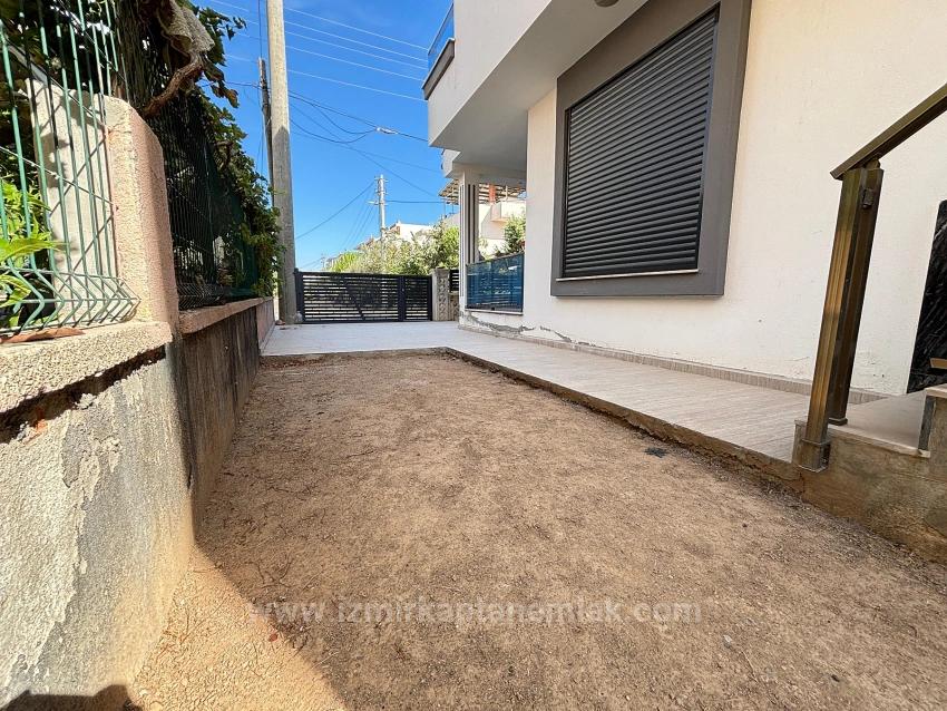 3+1 Villa Mit Parkplatz Und Garten In Seferihisar Doğanbey Zu Verkaufen, 500 Meter Vom Strand Entfernt