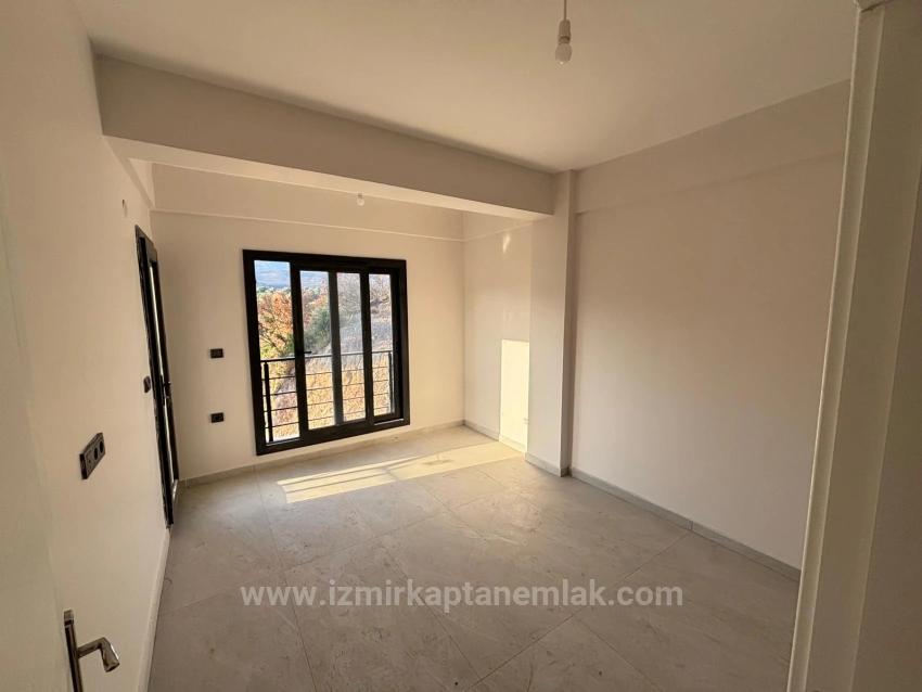 2+1 Villa Zum Verkauf In Seferihisar Payamlı Mit Garten, Bau- Und Nutzungsgenehmigung Nicht Erforderlich