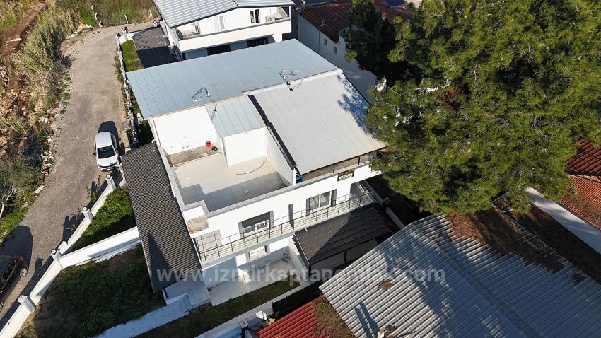 Neubau-Villa (2+1 Schlafzimmer, Lizenziert) Mit Garten In Seferihisar Payamlı Zu Verkaufen