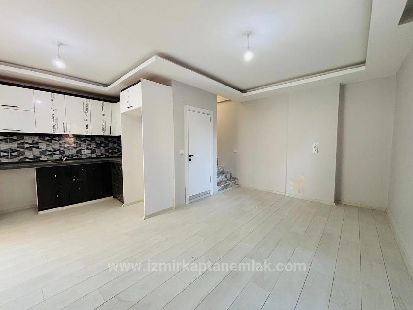 Neubau-Villa (2+1 Schlafzimmer, Lizenziert) Mit Garten In Seferihisar Payamlı Zu Verkaufen