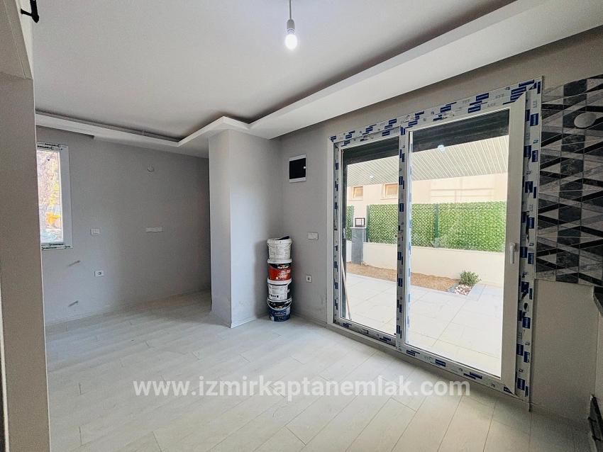2+1-Zimmer Sommerhaus Zu verkaufen in Payamlı Bz. Seferihisar Doğanbey - 421 m²