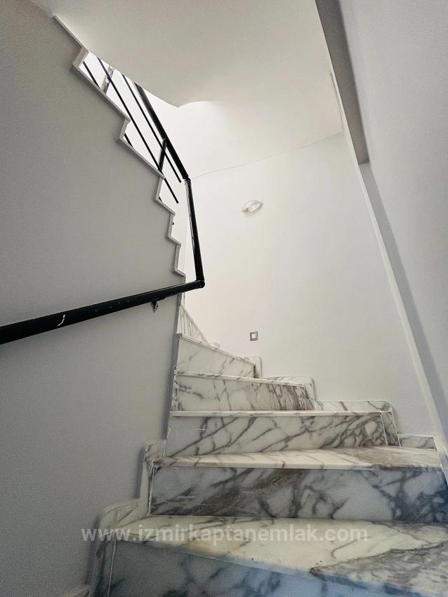 Neubau-Villa (2+1 Schlafzimmer, Lizenziert) Mit Garten In Seferihisar Payamlı Zu Verkaufen