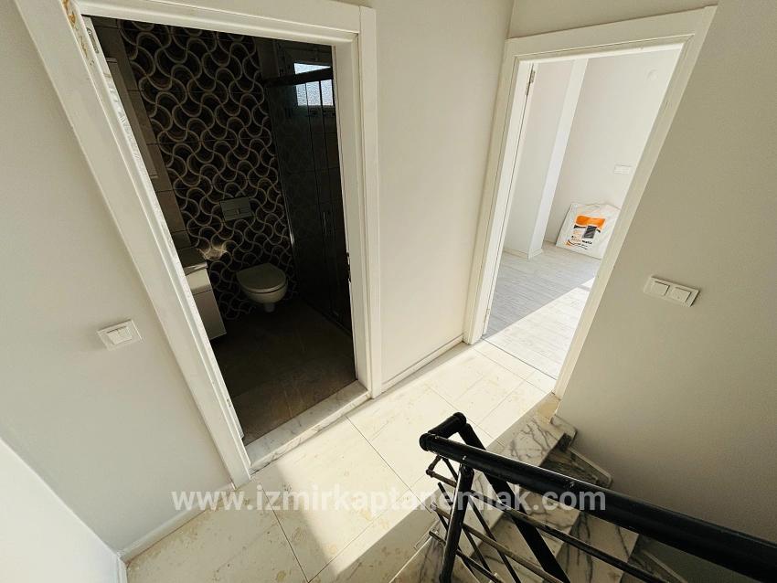 2+1-Zimmer Sommerhaus Zu verkaufen in Payamlı Bz. Seferihisar Doğanbey - 421 m²