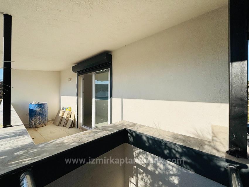 Neubau-Villa (2+1 Schlafzimmer, Lizenziert) Mit Garten In Seferihisar Payamlı Zu Verkaufen