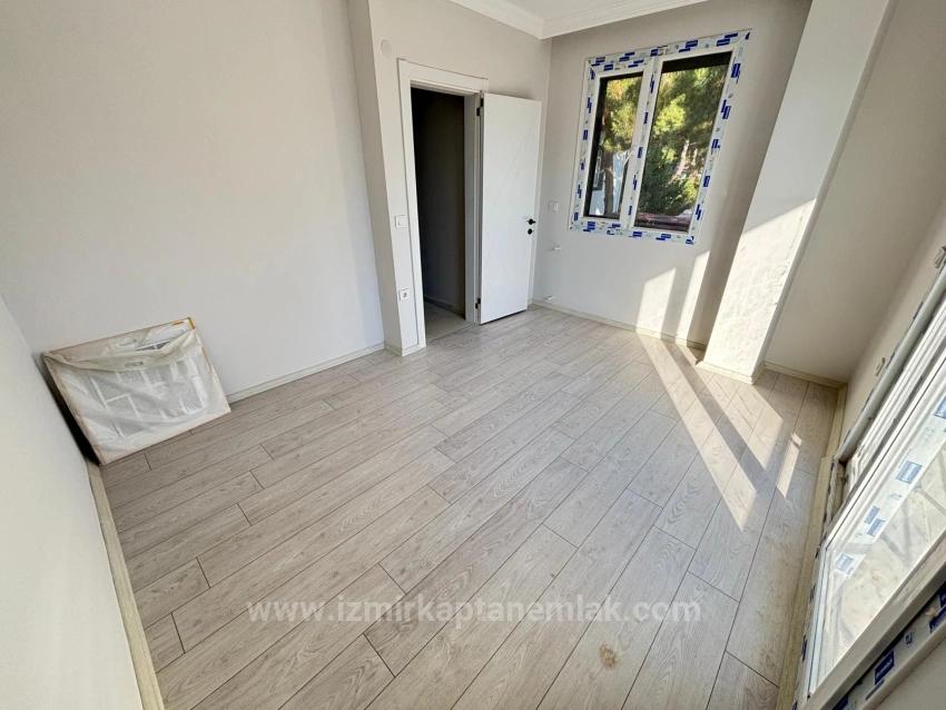 Neubau-Villa (2+1 Schlafzimmer, Lizenziert) Mit Garten In Seferihisar Payamlı Zu Verkaufen