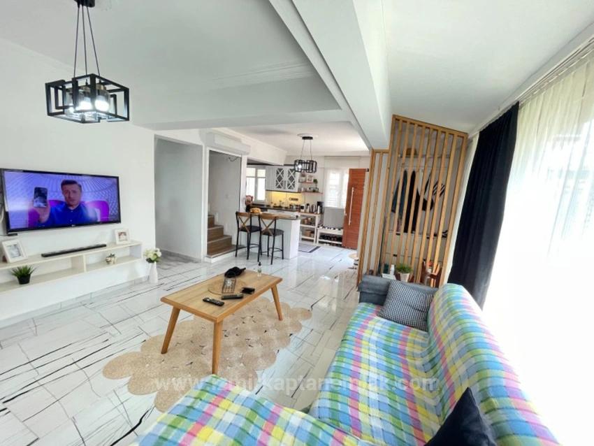 Großzügige 3+1-Zimmer-Villa Mit Parkplatz Und Großem Garten In Seferihisar Doğanbey Zu Verkaufen