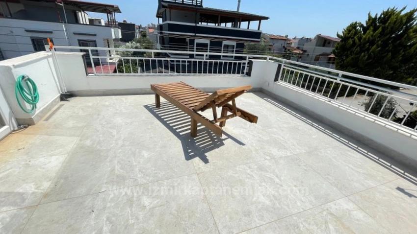 Großzügige 3+1-Zimmer-Villa Mit Parkplatz Und Großem Garten In Seferihisar Doğanbey Zu Verkaufen