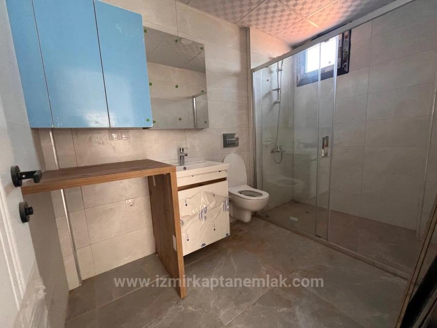 Brandneue 2+1-Villa Mit Großem Garten In Seferihisar Kavakdere Zu Verkaufen