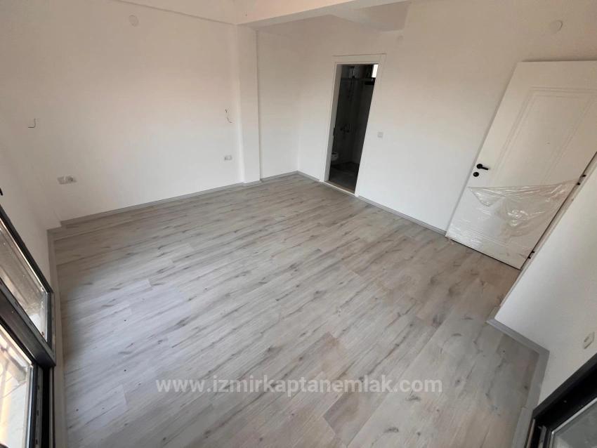 Brandneue 2+1-Villa Mit Großem Garten In Seferihisar Kavakdere Zu Verkaufen