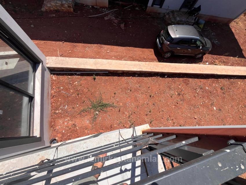 Brandneue 2+1-Villa Mit Großem Garten In Seferihisar Kavakdere Zu Verkaufen