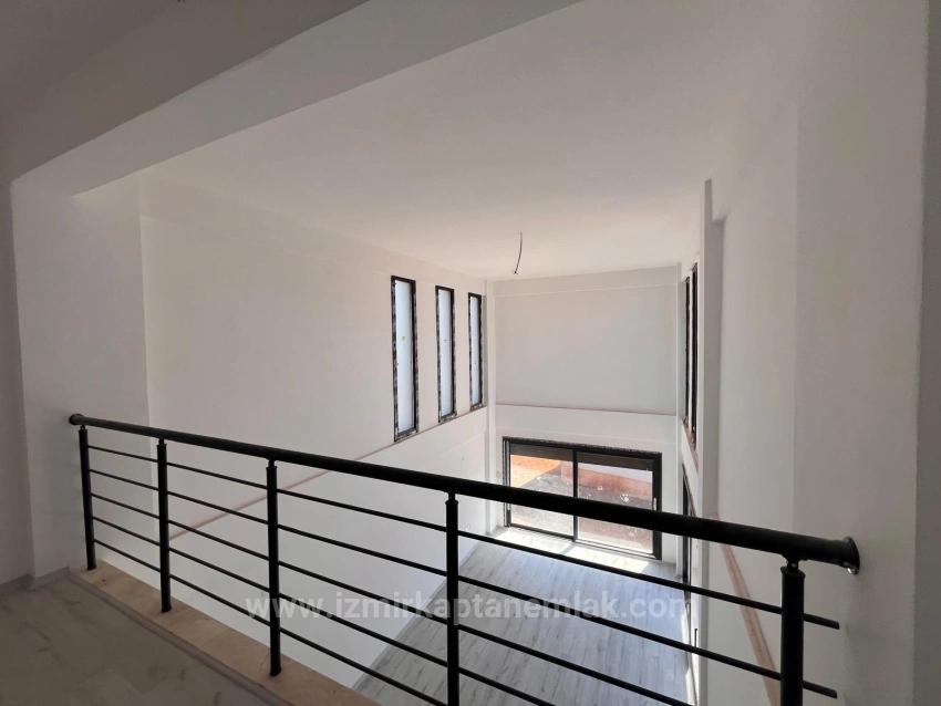 Brandneue 2+1-Villa Mit Großem Garten In Seferihisar Kavakdere Zu Verkaufen