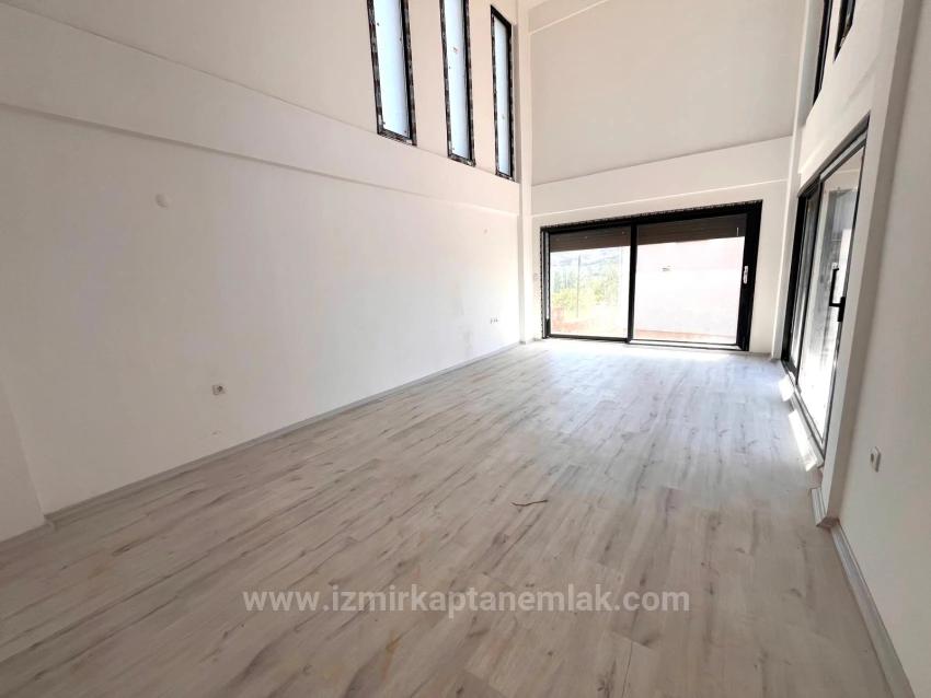 Brandneue 2+1-Villa Mit Großem Garten In Seferihisar Kavakdere Zu Verkaufen