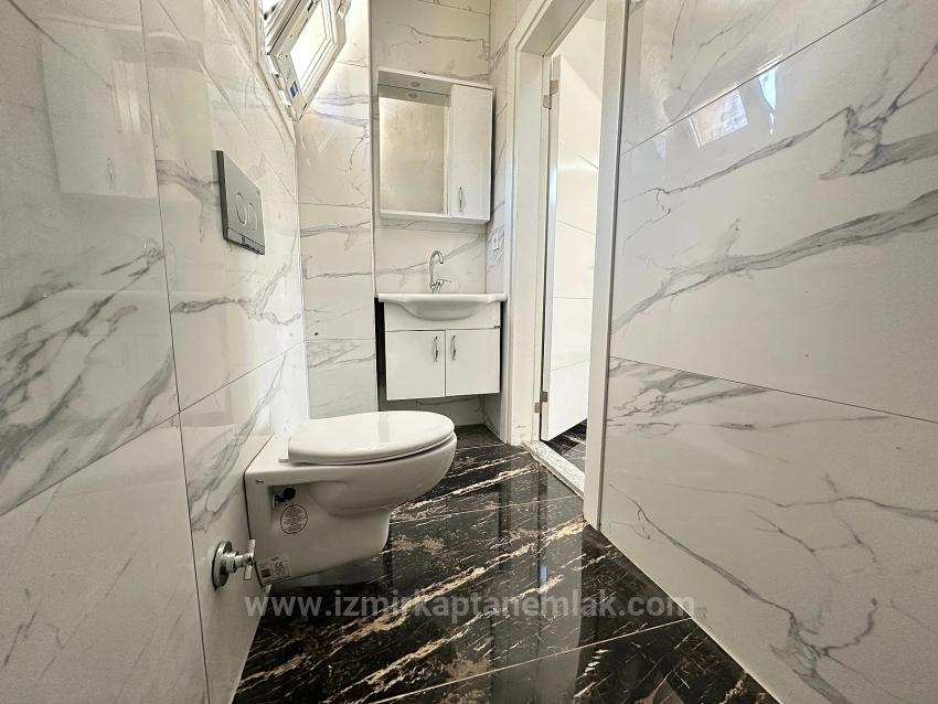 Geräumige 3+1-Zimmer-Villa Mit Großem Garten Im Stadtteil Cumhuriyet Von Seferihisar Zu Verkaufen