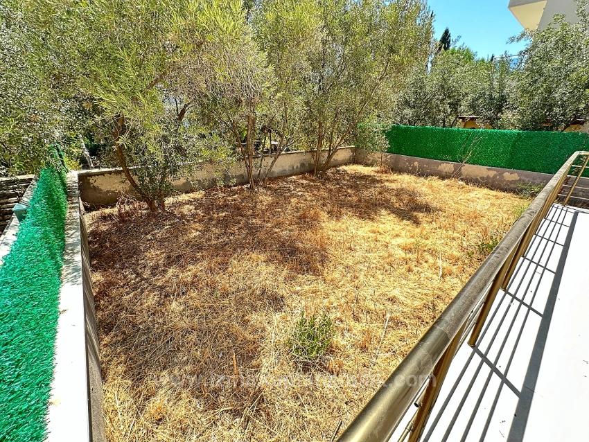 Geräumige 3+1-Zimmer-Villa Mit Großem Garten Im Stadtteil Cumhuriyet Von Seferihisar Zu Verkaufen