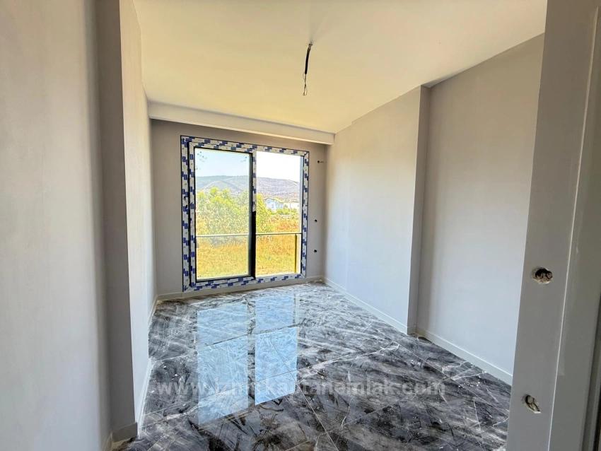 2+1 Villa Zum Verkauf Mit Eigenem Garten In Seferihisar Doğanbey