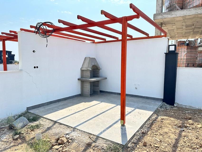 Brandneue 2+1-Villa Zum Verkauf Mit Großem Garten In Seferihisar Cumhuriyet