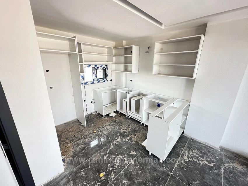 Brandneue 2+1-Villa Zum Verkauf Mit Großem Garten In Seferihisar Cumhuriyet