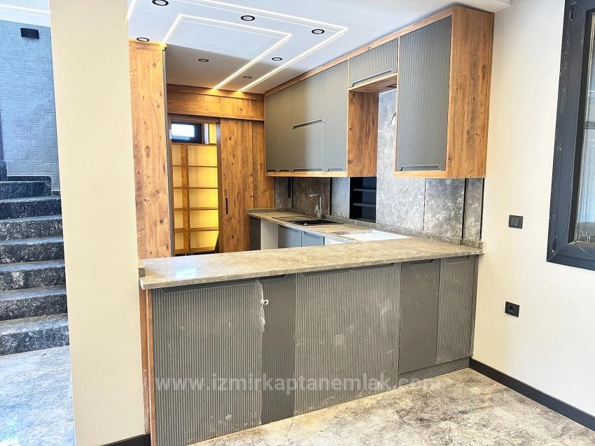 Unabhängige, Hochwertige Neue 4+1-Villa Zum Verkauf Auf 287 M2 In Seferihisar Doğanbey