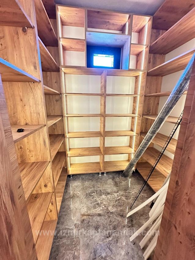 Unabhängige, Hochwertige Neue 4+1-Villa Zum Verkauf Auf 287 M2 In Seferihisar Doğanbey