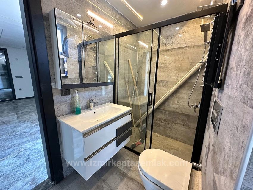 Unabhängige, Hochwertige Neue 4+1-Villa Zum Verkauf Auf 287 M2 In Seferihisar Doğanbey