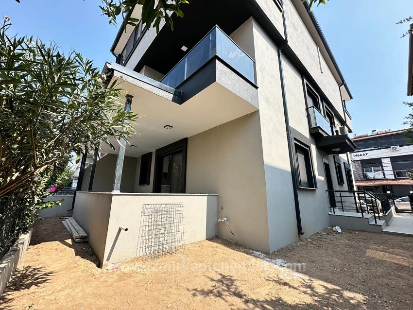 Große Brandneue 5+1-Villa Zum Verkauf Im Zentrum Von Seferihisar Doğanbey