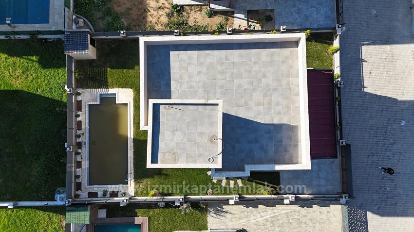 Große 3+1-Zimmer-Villa (300 M² Bruttofläche) Mit Separatem Pool In Doğanbey Zu Verkaufen