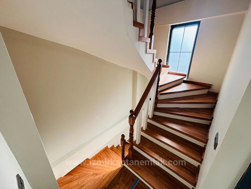 Große 3+1-Zimmer-Villa (300 M² Bruttofläche) Mit Separatem Pool In Doğanbey Zu Verkaufen