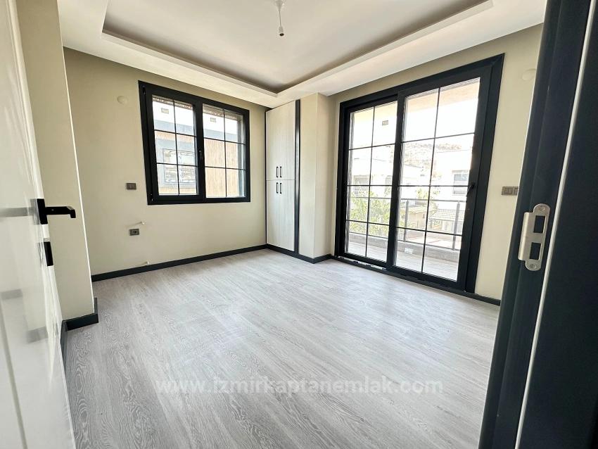 Große 3+1-Zimmer-Villa (300 M² Bruttofläche) Mit Separatem Pool In Doğanbey Zu Verkaufen