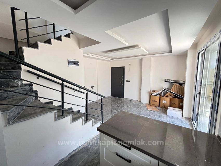 2+1 Villa Zum Verkauf In Seferihisar Ürkmez, 500 M Vom Strand Entfernt, Finanzierung Möglich