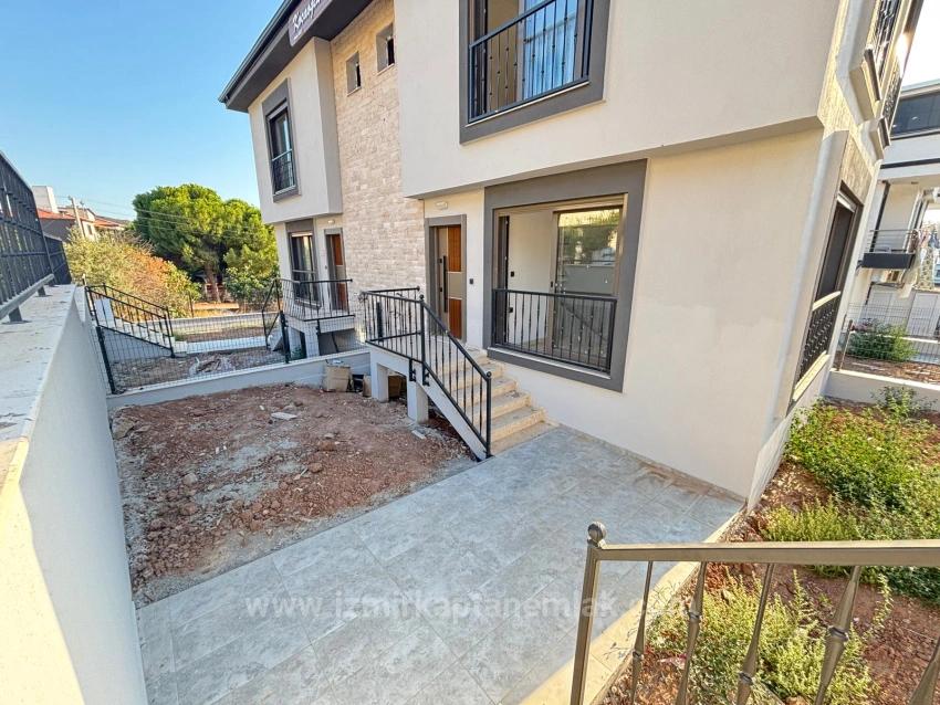 2+1 Villa Mit Separatem Eingang Und Garten Zum Verkauf In Seferihisar Payamlı