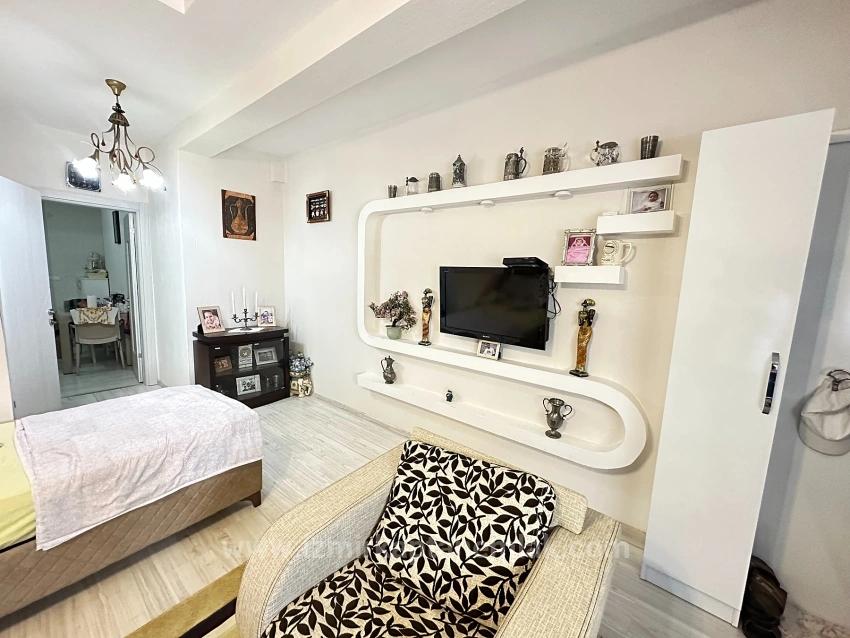 Dreifamilienhaus (4+1 Zimmer) Mit Separater Küche In Seferihisar Ürkmez Zu Verkaufen, 300 M Vom Strand Entfernt